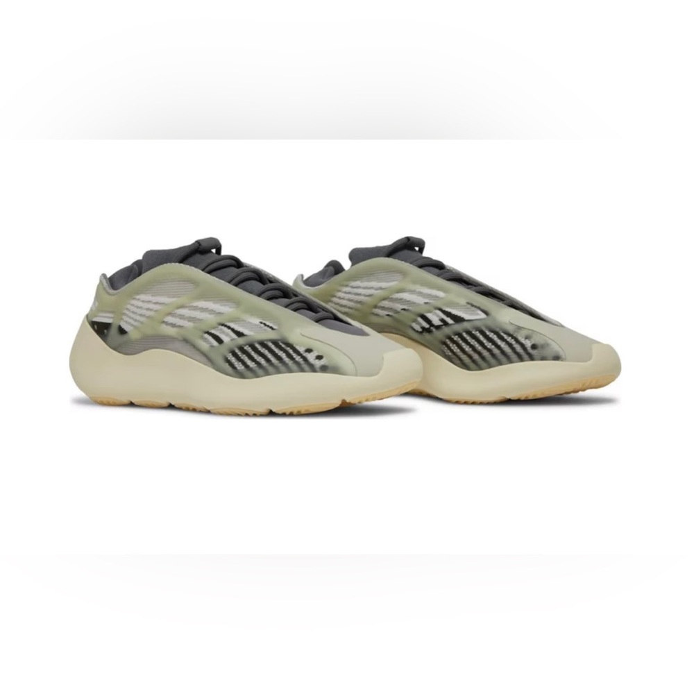 Yeezy 700 V3
